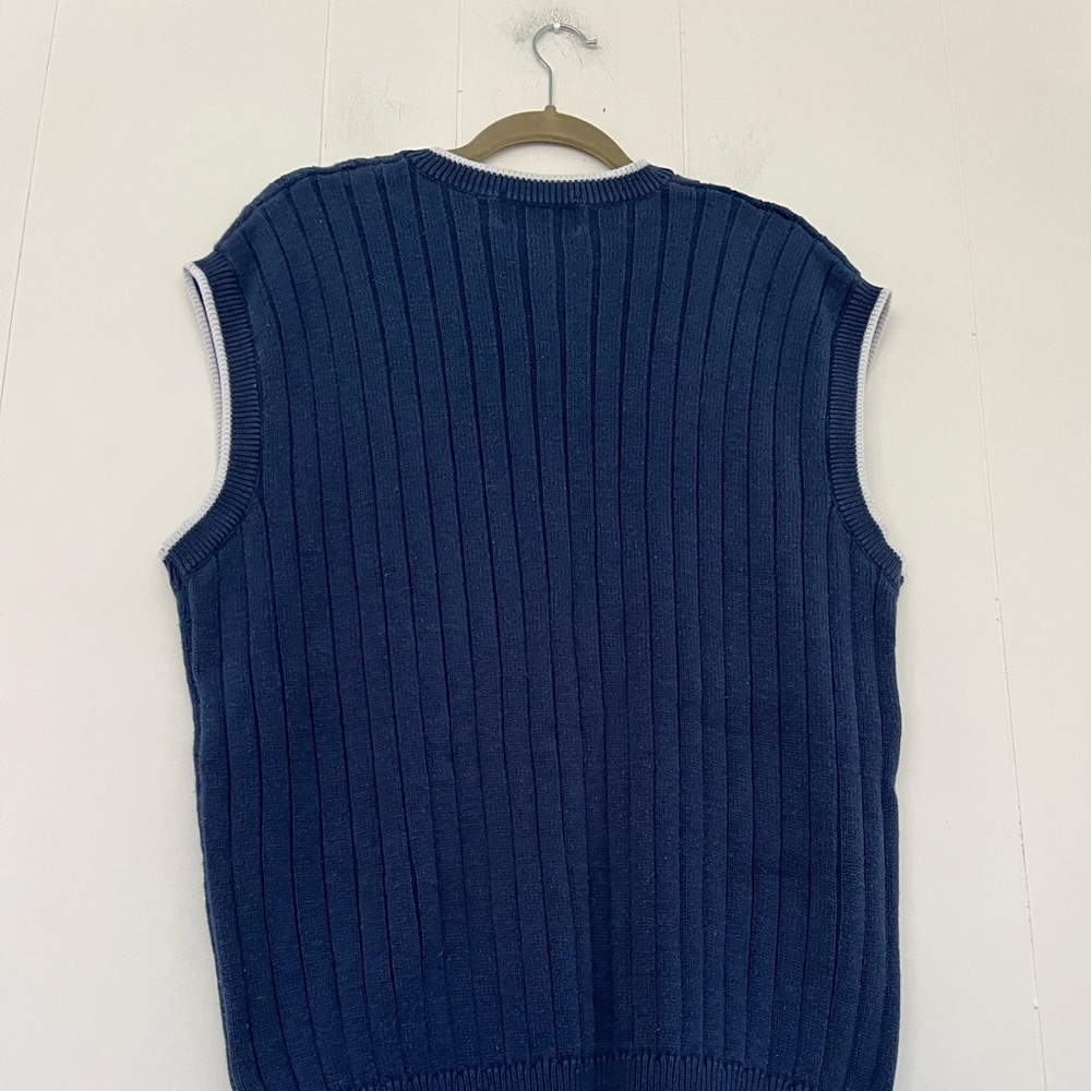 Tennessee VOLS Blue Cable Knit V-Neck Sweater Vest with Orange 'T' Size XL - Picture 11 of 12
